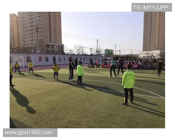 绿茵巨星闪耀赛场尽显风采激情瞬间定格杂志封面 绿茵巨星闪耀赛场尽显风采激情瞬间定格杂志封面