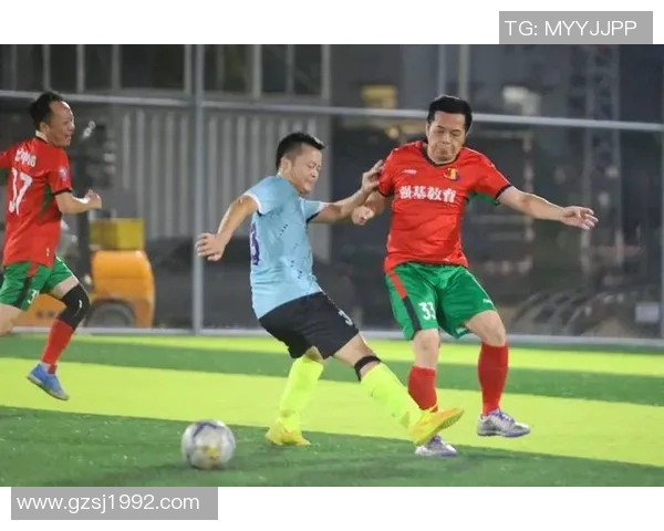 足球场上的巅峰对决：那些球星之间的经典对抗与永恒传奇